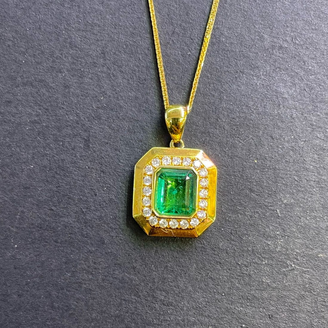 14k Gold 1.52 Ctw Natural Emerald & Diamond Pendant( Without Chain ): Ref:230994105 // gold content:14k gold // main gemstone:emerald // shape:octagonal // carat weight:1. 32ct // color:green // treatment:natural // // adjacent gemstone 2 : diamond // shape:round //