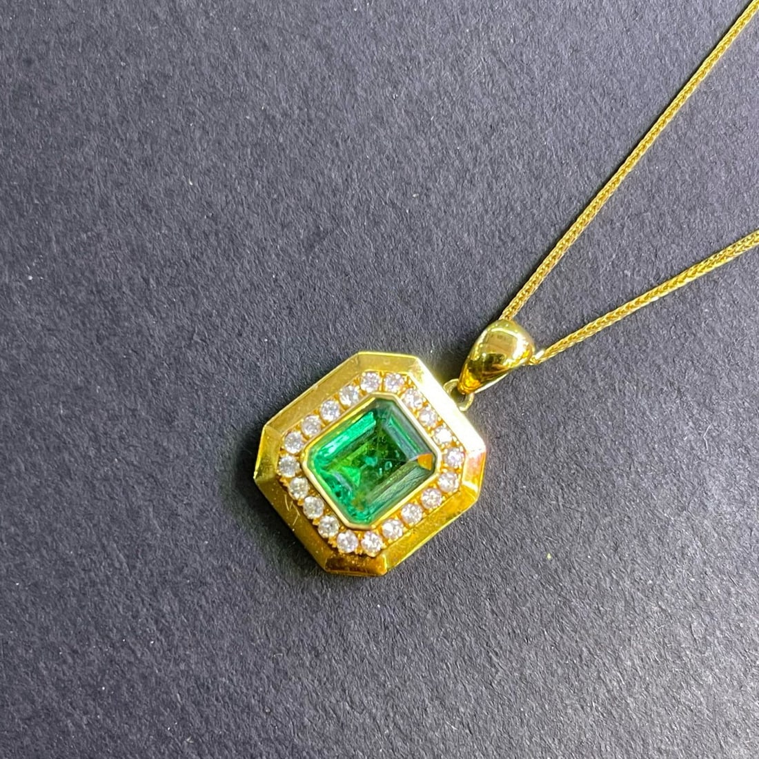 14k Gold 1.52 Ctw Natural Emerald & Diamond Pendant( Without Chain ) - 4