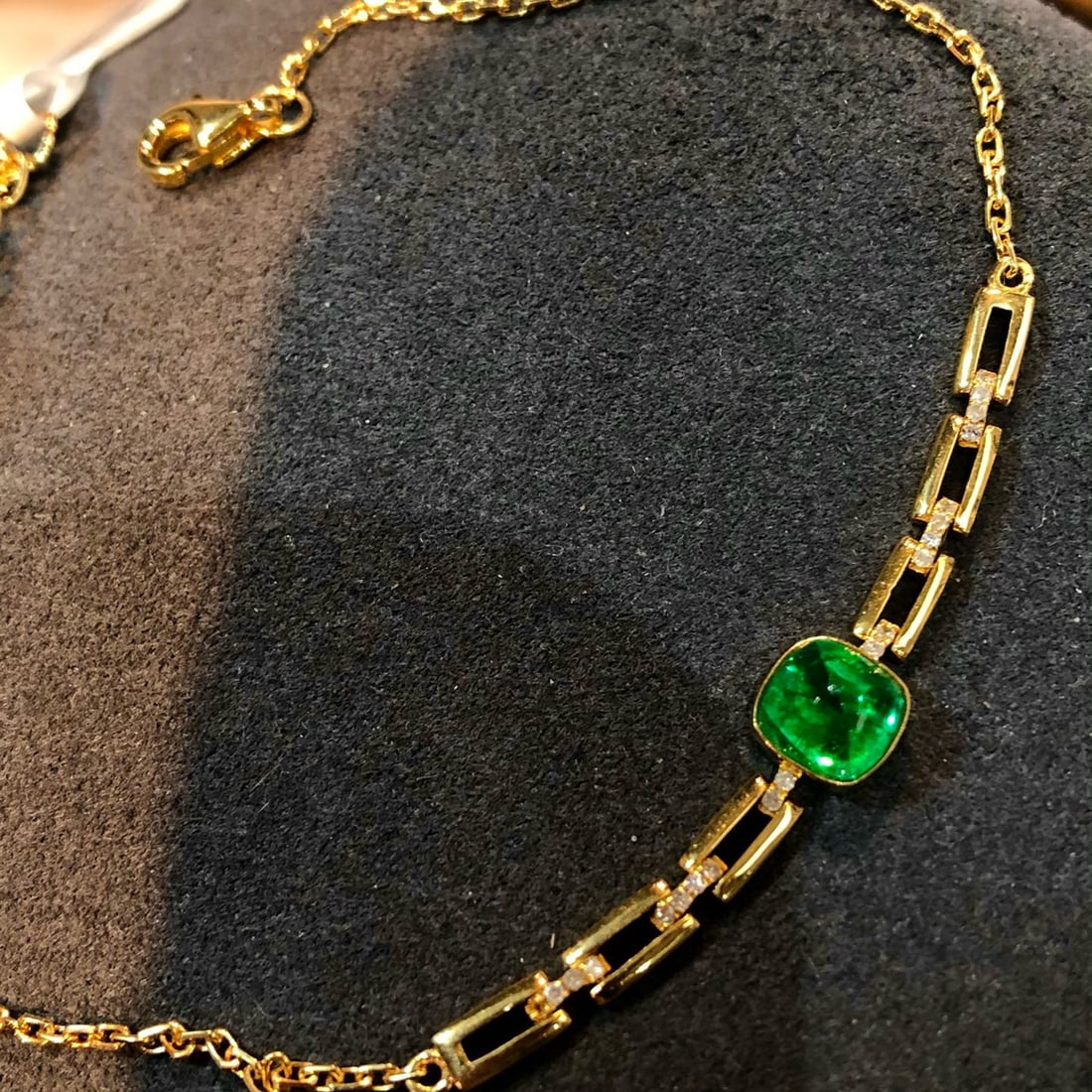 14k Gold 1.5 Ct Natural Emerald & Diamond Bracelet - 2