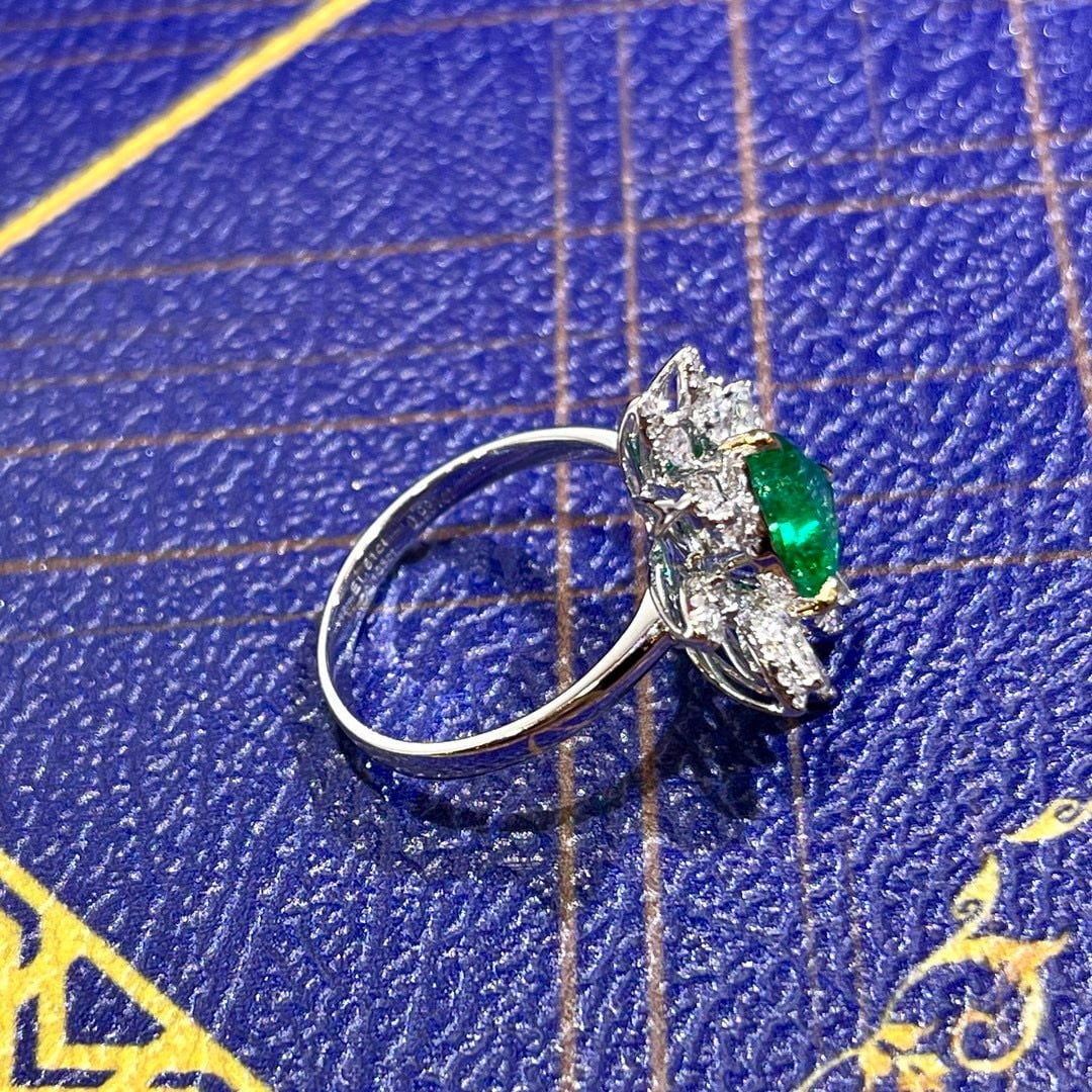 14k Gold 1.69 Ctw Vivid Green Natural Emerald & Diamond Ring - 4