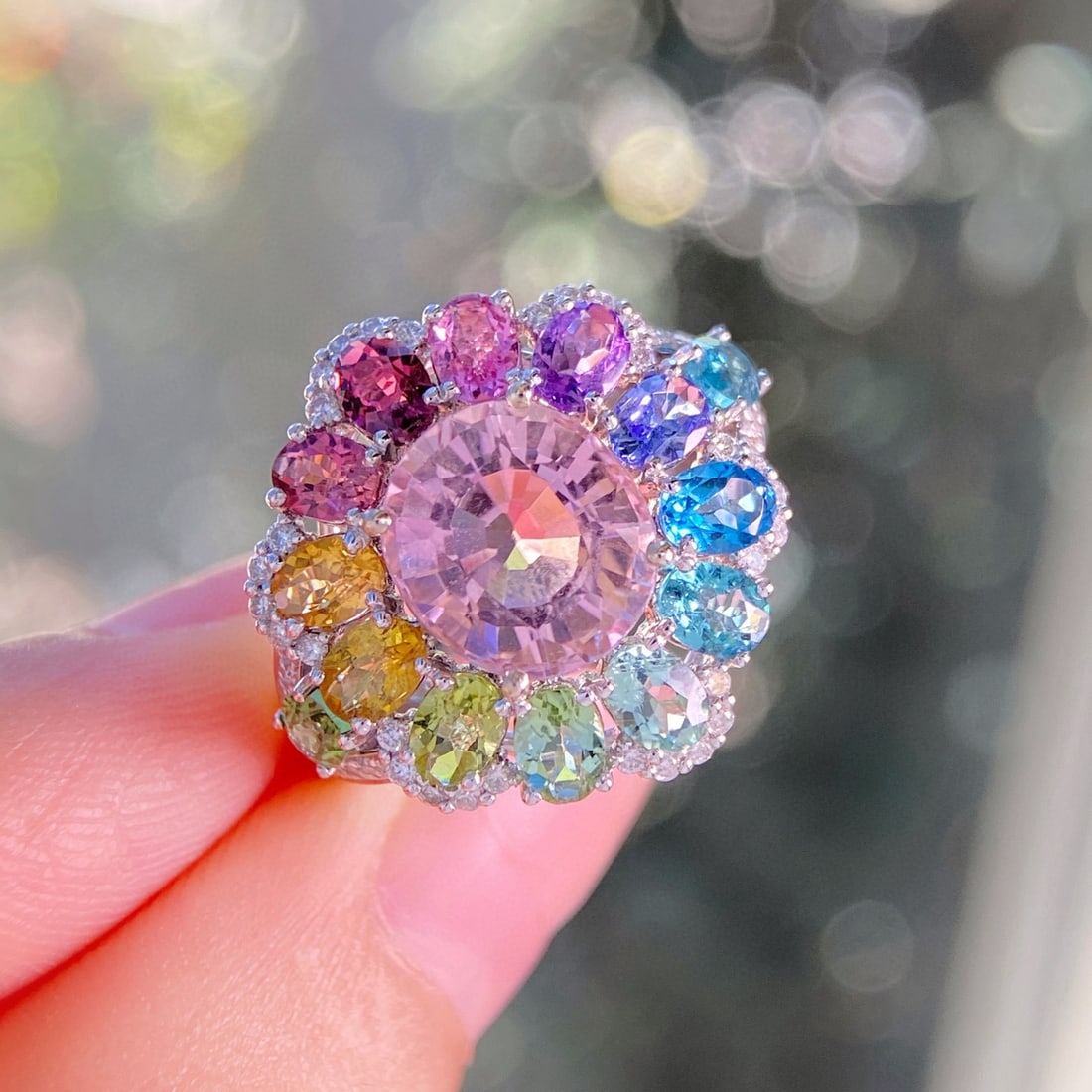 14k Gold 5.22 Ctw Natural Tourmaline & Tourmaline Ring: Ref:230994122 // gold content:14k gold // ring size:7. 25us // // main gemstone:tourmaline // shape:oval // carat weight:2. 90ct // color:pink // treatment:natural // // adjacent gemstone 2 : tourmali