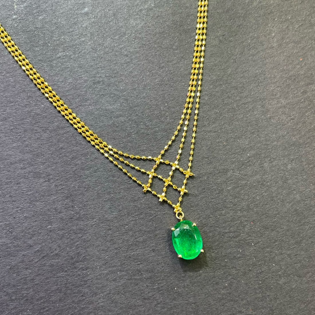 14k Gold 1.5 Ct Vivid Green Natural Emerald Necklace - 2