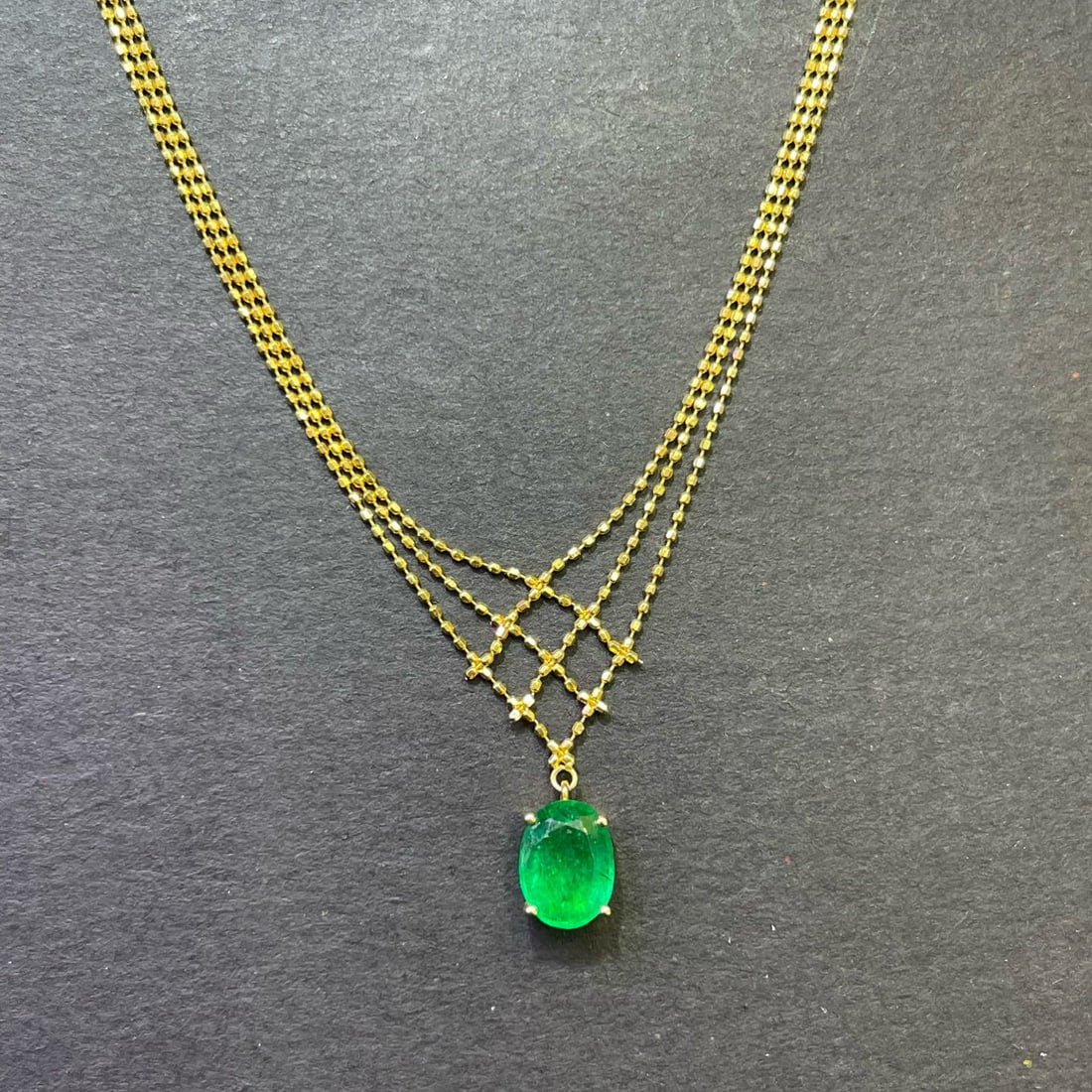 14k Gold 1.5 Ct Vivid Green Natural Emerald Necklace - 4
