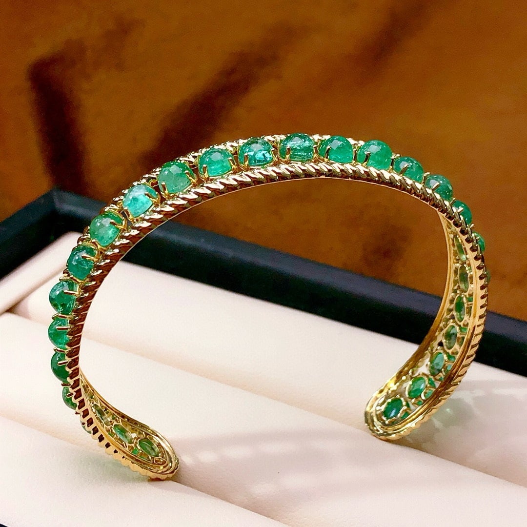 14k Gold 11.79 Ct Natural Emerald Bangle - 5