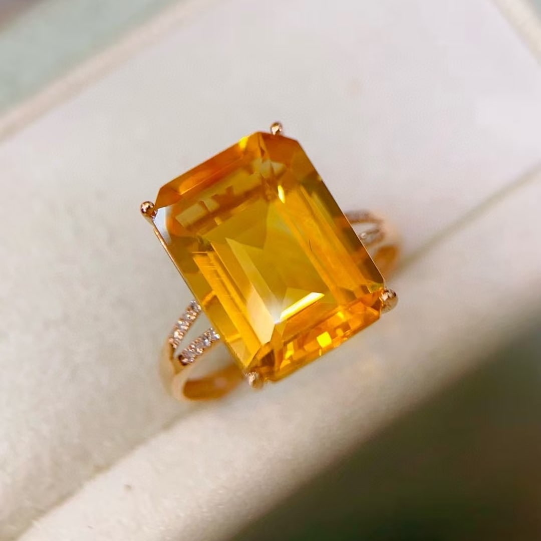 14k Gold 6.26 Ctw Natural Citrine & Diamond Ring: Ref:230994132 // gold content:14k gold // ring size:7. 25us // // main gemstone:citrine // shape:octagonal // carat weight:6. 2ct // color:yellow // treatment:natural // // adjacent gemstone 2 : diamo