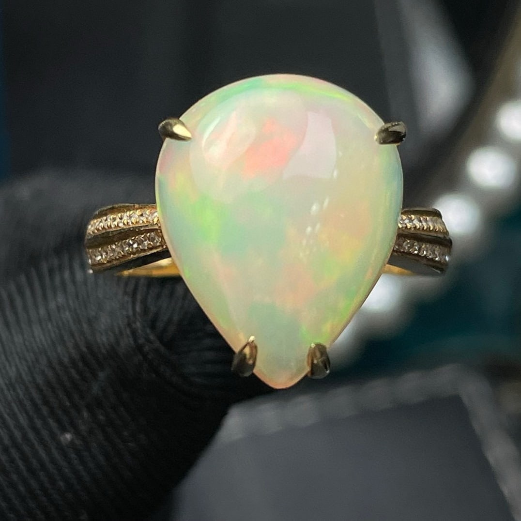 14k Gold 6.41 Ct Natural Opal & Diamond Ring - 3