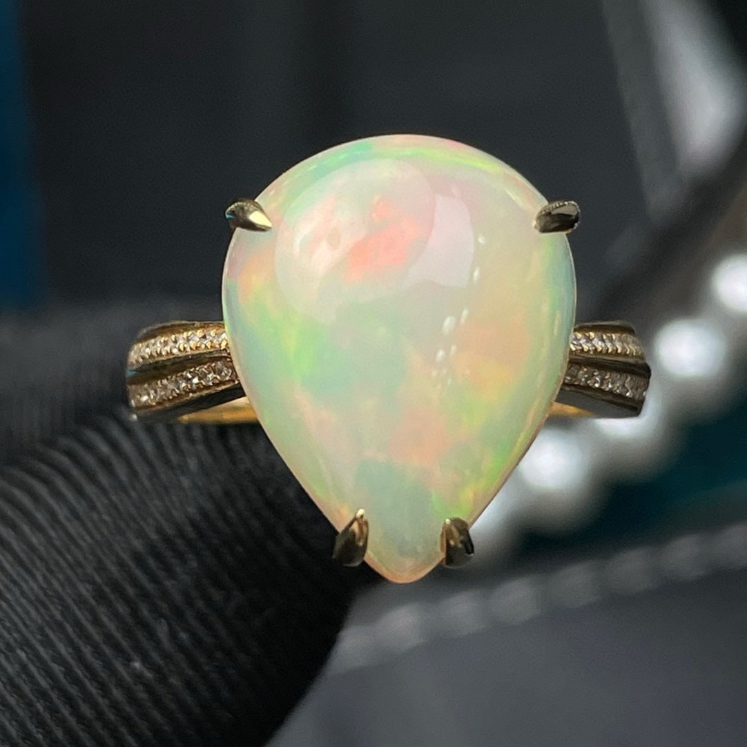 14k Gold 6.41 Ct Natural Opal & Diamond Ring - 6