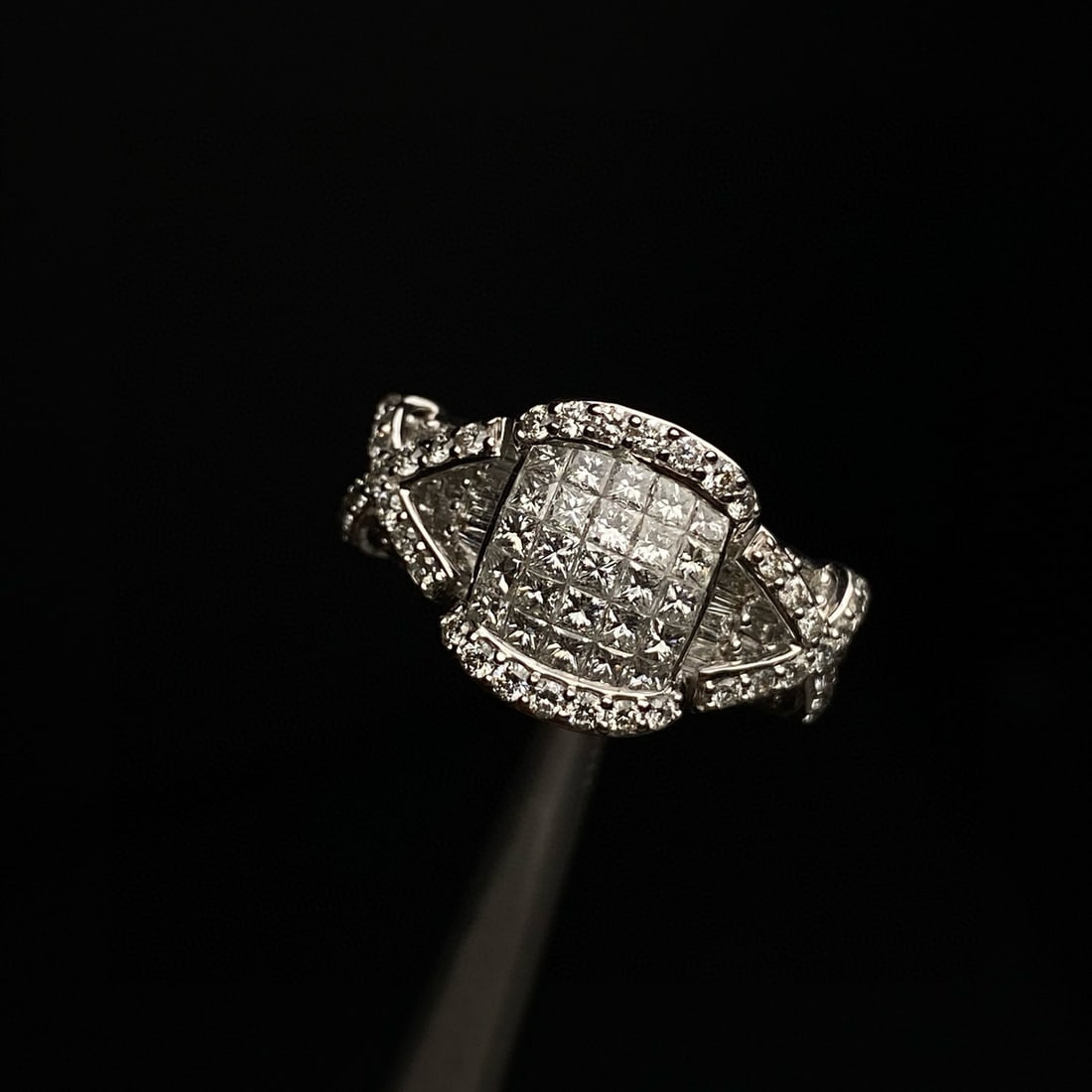 14k Gold 1.50 Ct Natural H Diamond Ring: Ref:230994142 // gold content:14k gold // ring size:7. 25us // // main gemstone:diamond // shape:multiply // carat weight:1. 50ct // clarity grade:vs-si // color:h // treatment:natural // Condition: N