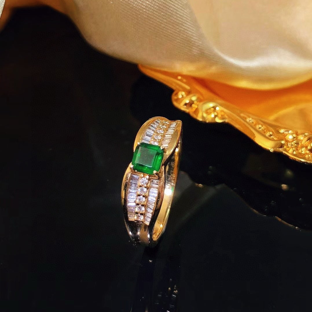 14k Gold 0.38 Ct Vivid Green Natural Emerald & Diamond Ring - 2