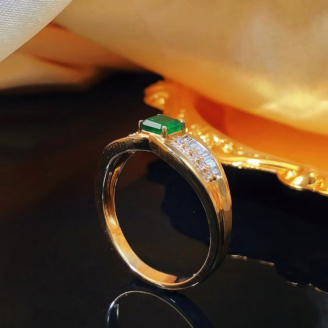 14k Gold 0.38 Ct Vivid Green Natural Emerald & Diamond Ring - 4