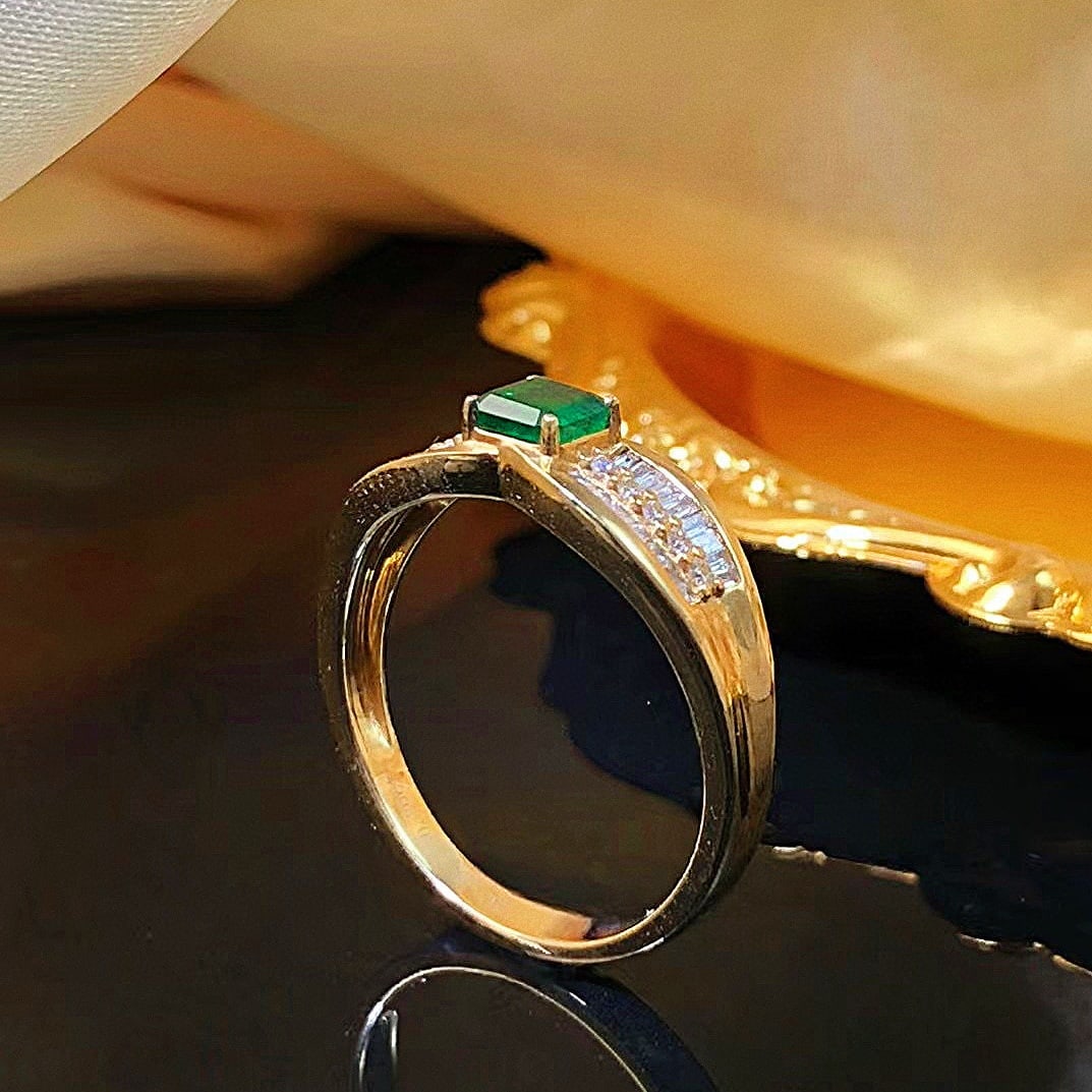 14k Gold 0.38 Ct Vivid Green Natural Emerald & Diamond Ring - 6