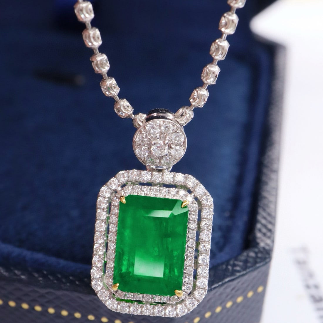 14k Gold 2.45 Ctw Vivid Green Natural Emerald & Diamond Pendant( Without Chain ) - 4