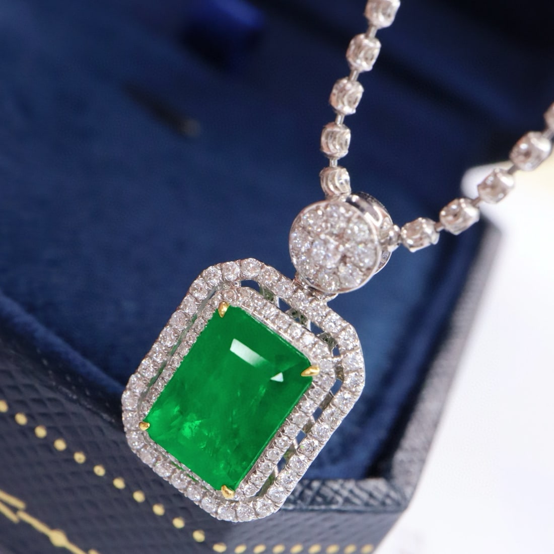 14k Gold 2.45 Ctw Vivid Green Natural Emerald & Diamond Pendant( Without Chain ) - 5