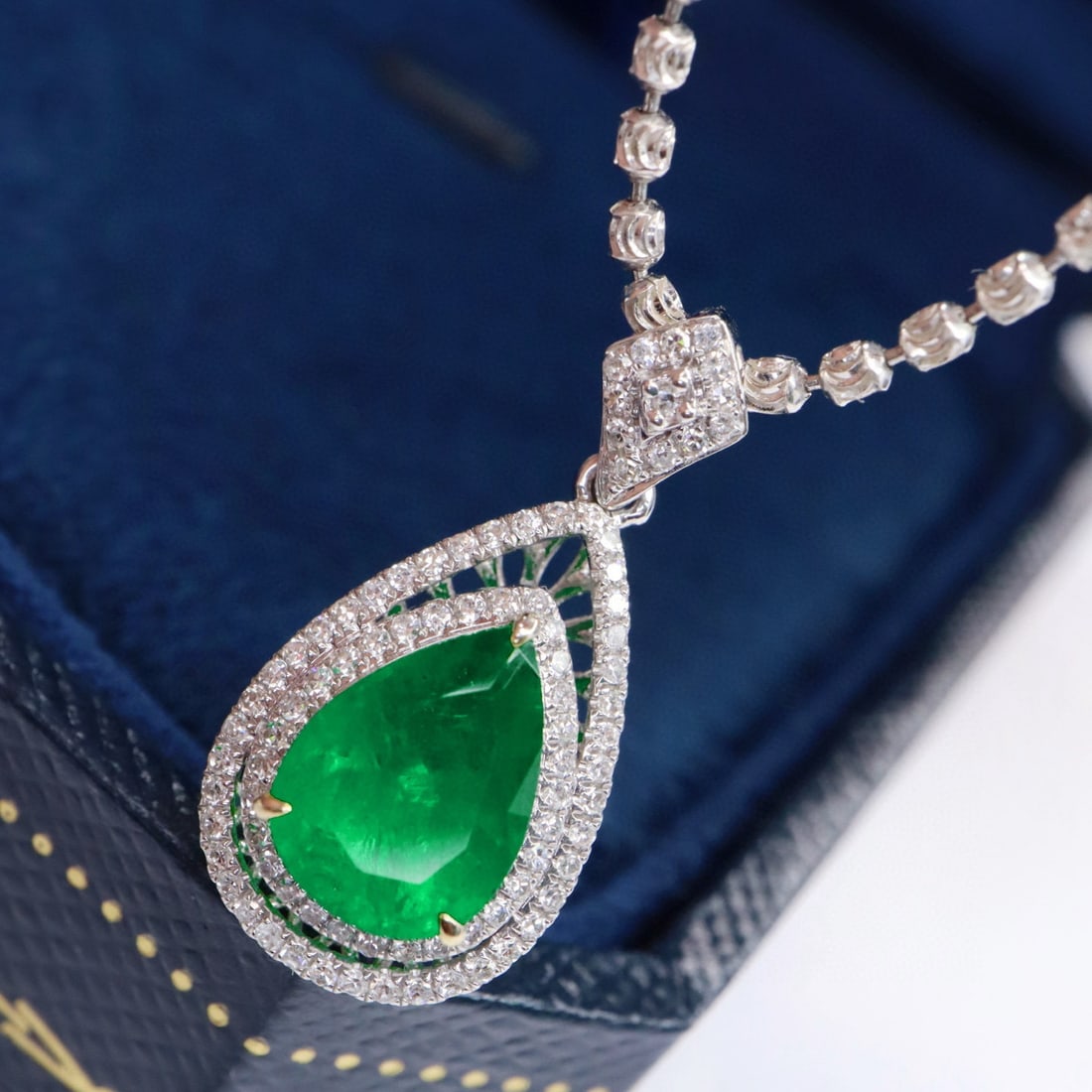 14k Gold 2.12 Ctw Vivid Green Natural Emerald & Diamond Pendant( Without Chain ) - 3