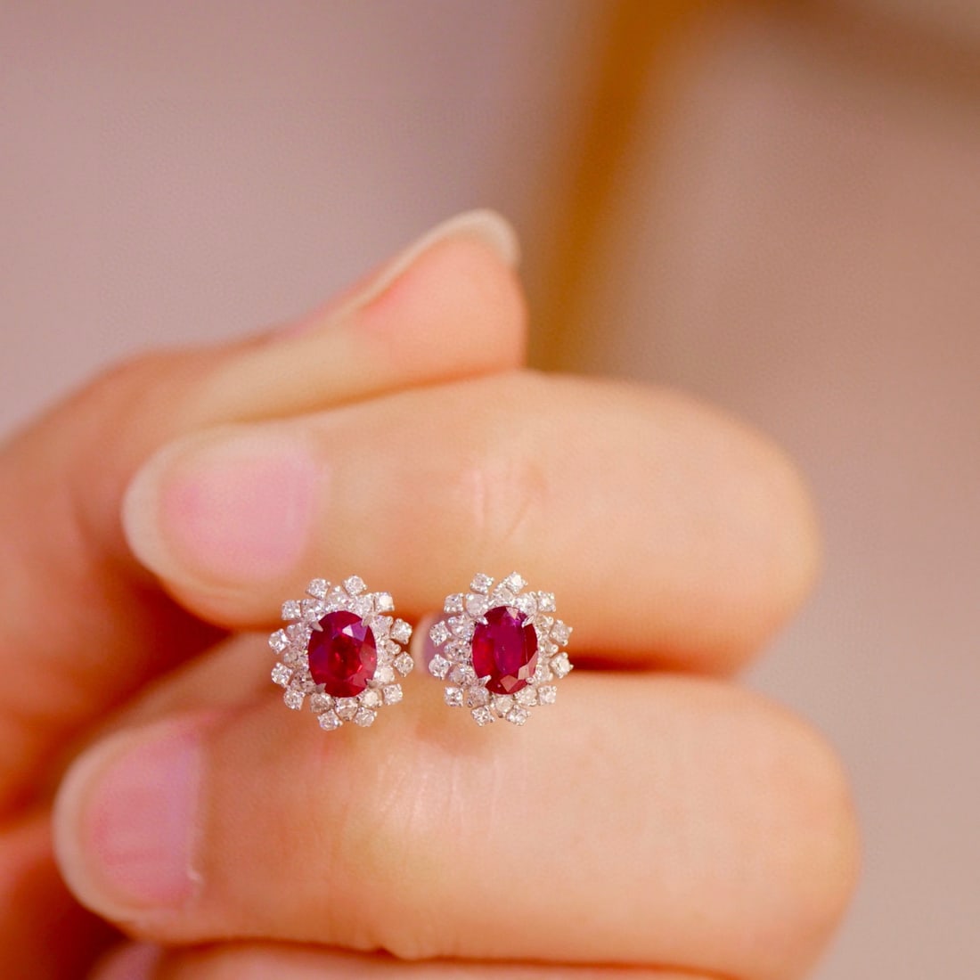 14k Gold 0.84 Ctw Vivid Red Natural Ruby & Diamond Earrings: Ref:230994158 // gold content:14k gold // main gemstone:ruby // shape:oval // carat weight:0. 60ct // color:vivid red // treatment:natural // // adjacent gemstone 2 : diamond // shape:round // carat