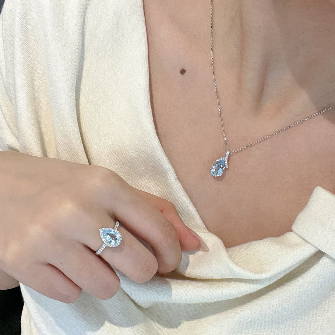 14k Gold 2.11 Ctw Natural Aquamarine & Diamond Pendant( Without Chain ) - 2
