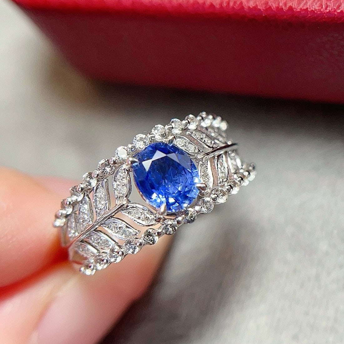 14k Gold 0.8 Ct Natural Sapphire & Diamond Ring - 3