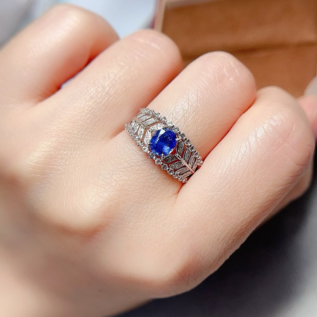 14k Gold 0.8 Ct Natural Sapphire & Diamond Ring - 4