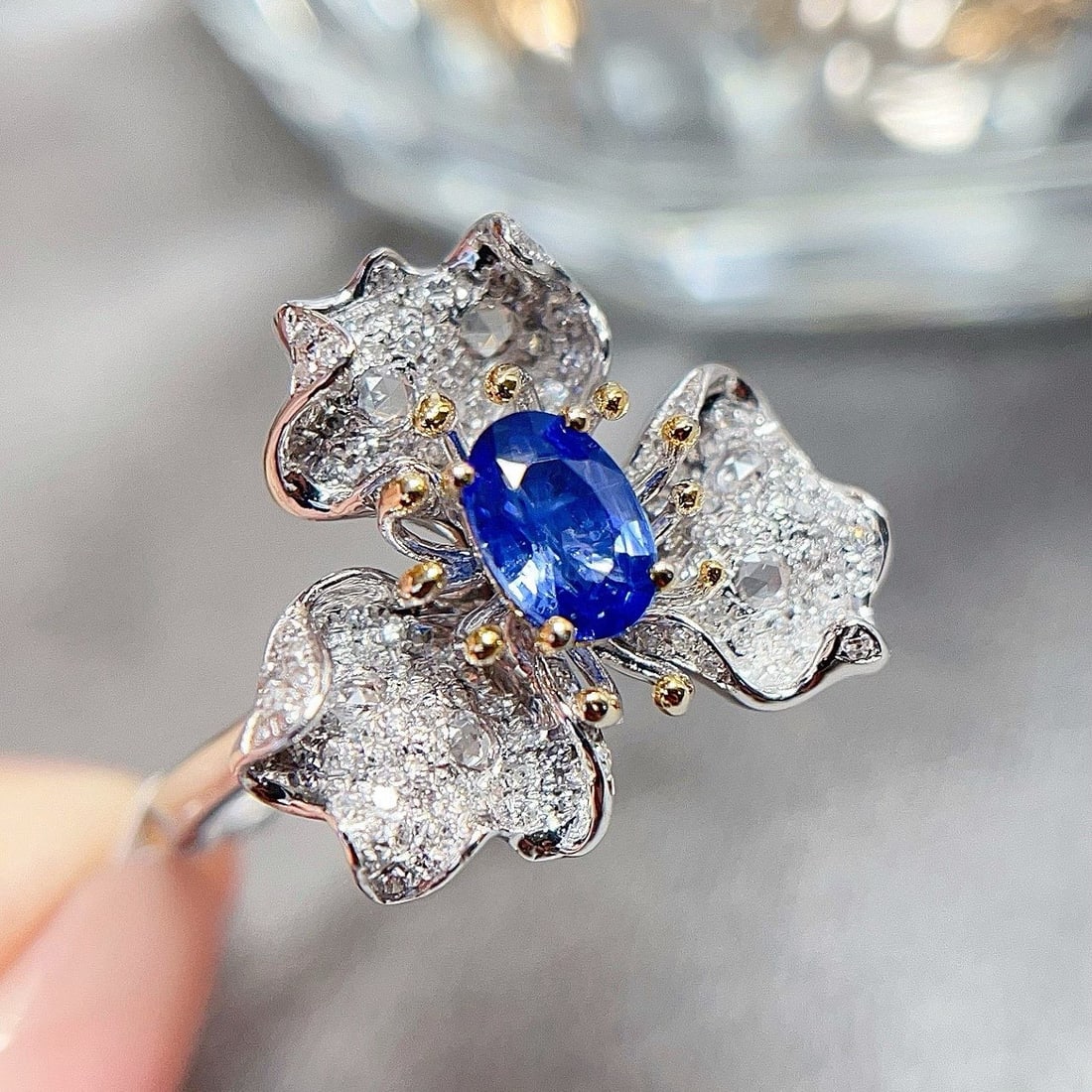 14k Gold 0.7 Ct Natural Sapphire & Diamond & Sapphire Ring: Ref:230994181 // gold content:14k gold // ring size:7. 25us // // main gemstone:sapphire // shape:oval // carat weight:0. 7ct // color:cornflower blue // treatment:natural // // adjacent gemstone 2 : 
