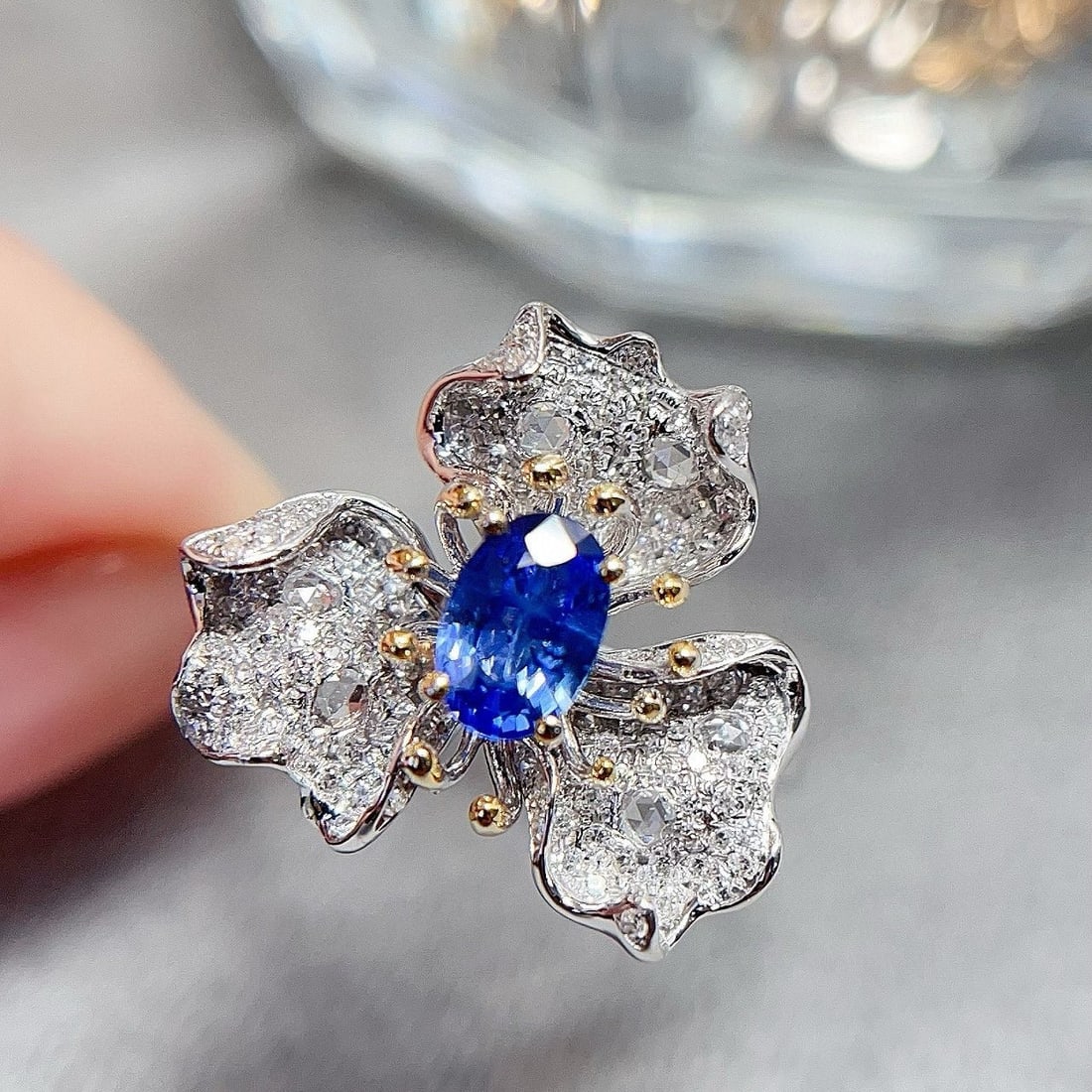 14k Gold 0.7 Ct Natural Sapphire & Diamond & Sapphire Ring - 4