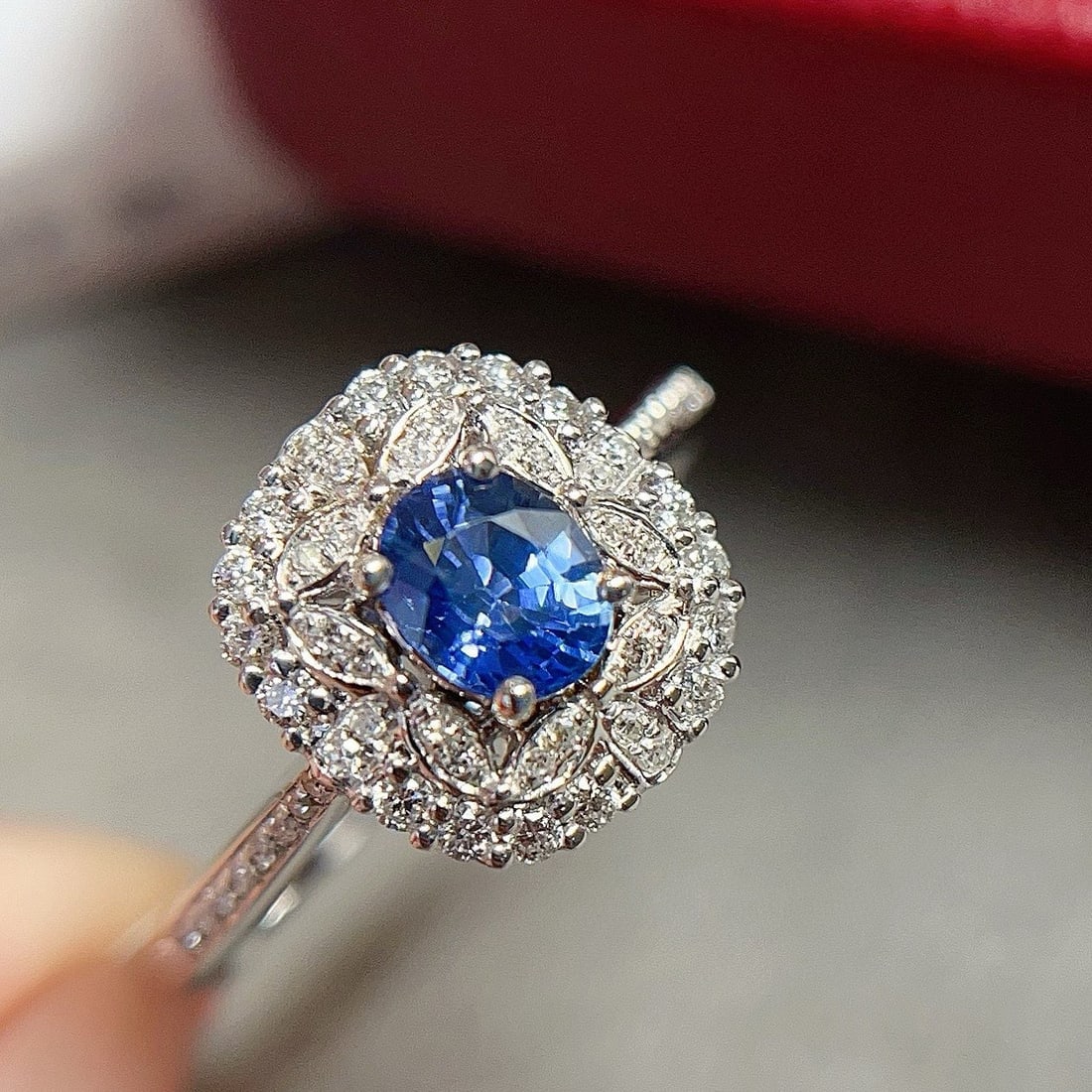 14k Gold 0.65 Ct Natural Sapphire & Diamond Ring - 3