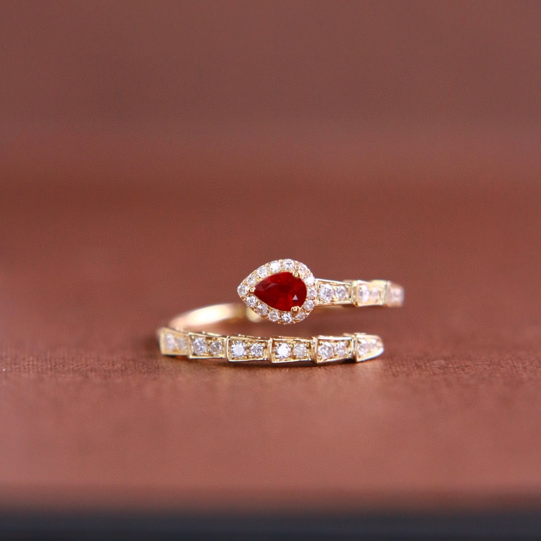 14k Gold 0.35 Ctw Natural Ruby & Diamond Ring: Ref:230994193 // gold content:14k gold // ring size:7. 25us // // main gemstone:ruby // shape:pear // carat weight:0. 2ct // color:pigeonblood red // treatment:natural // // adjacent gemstone 2 :