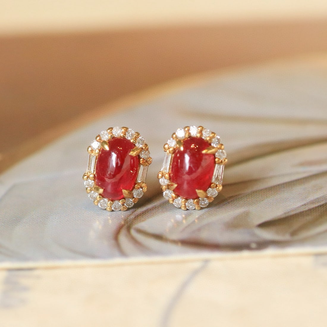 14k Gold 1.42 Ctw Natural Ruby & Diamond Earrings: Ref:230994194 // gold content:14k gold // main gemstone:ruby // shape:oval // carat weight:1. 25ct // color:red // treatment:natural // // adjacent gemstone 2 : diamond // shape:multiply // carat
