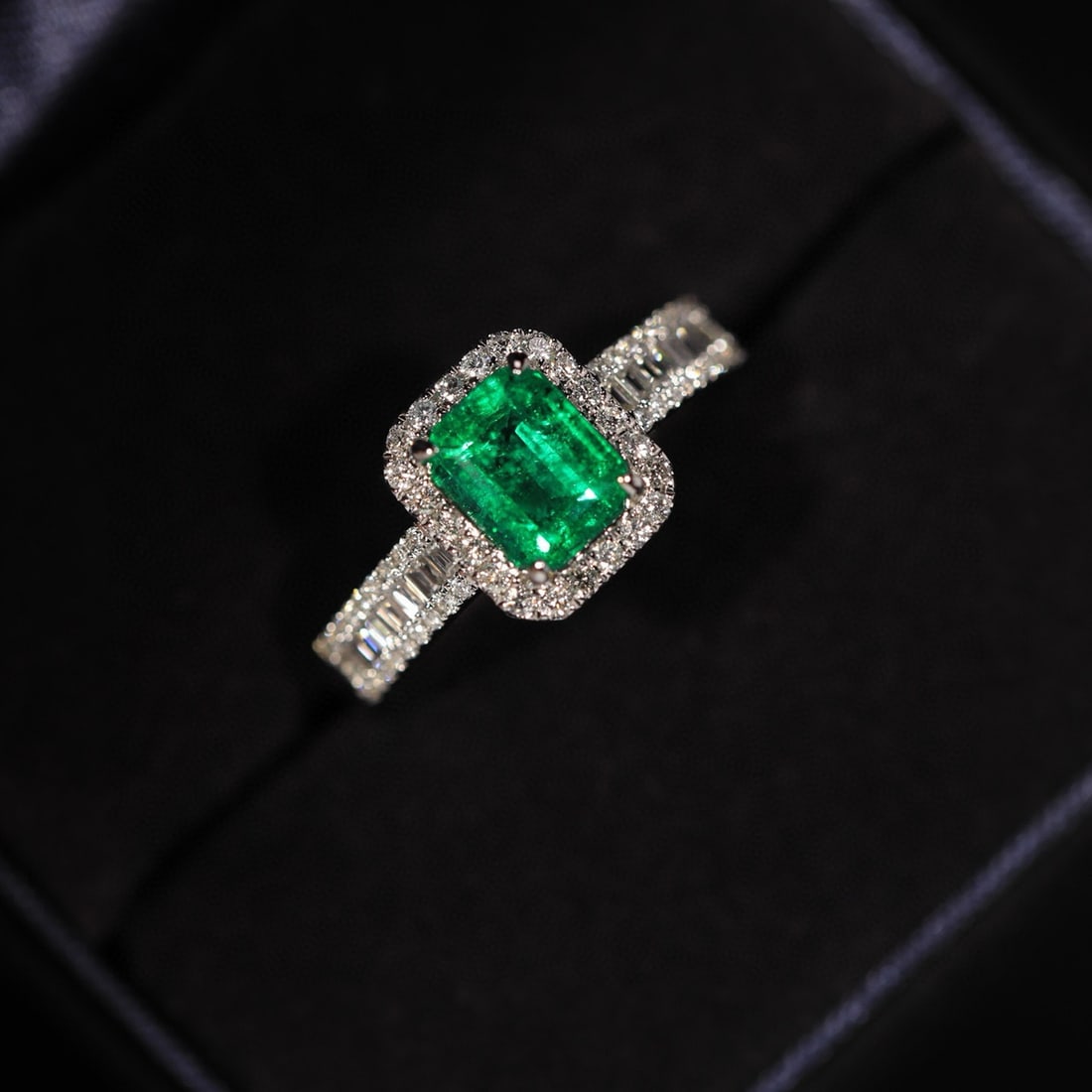 14k Gold 1.43 Ct Vivid Green Natural Emerald & Diamond Ring - 5