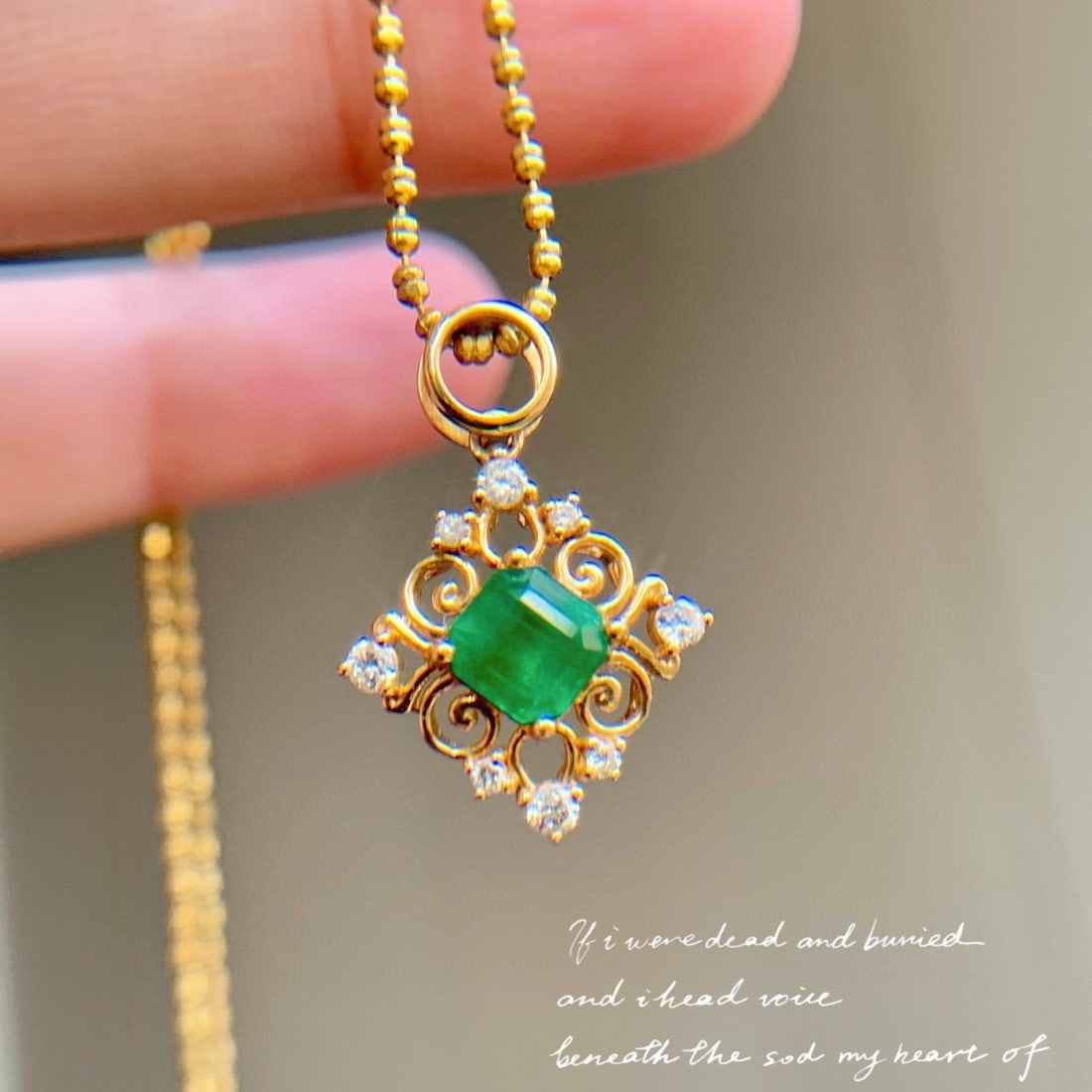 14k Gold 0.79 Ct Vivid Green Natural Emerald & Diamond Pendant( Without Chain ): Ref:230994215 // gold content:14k gold // main gemstone:emerald // shape:octagonal // carat weight:0. 79ct // color:vivid green // treatment:natural // // adjacent gemstone 2 : diamond // shape:round