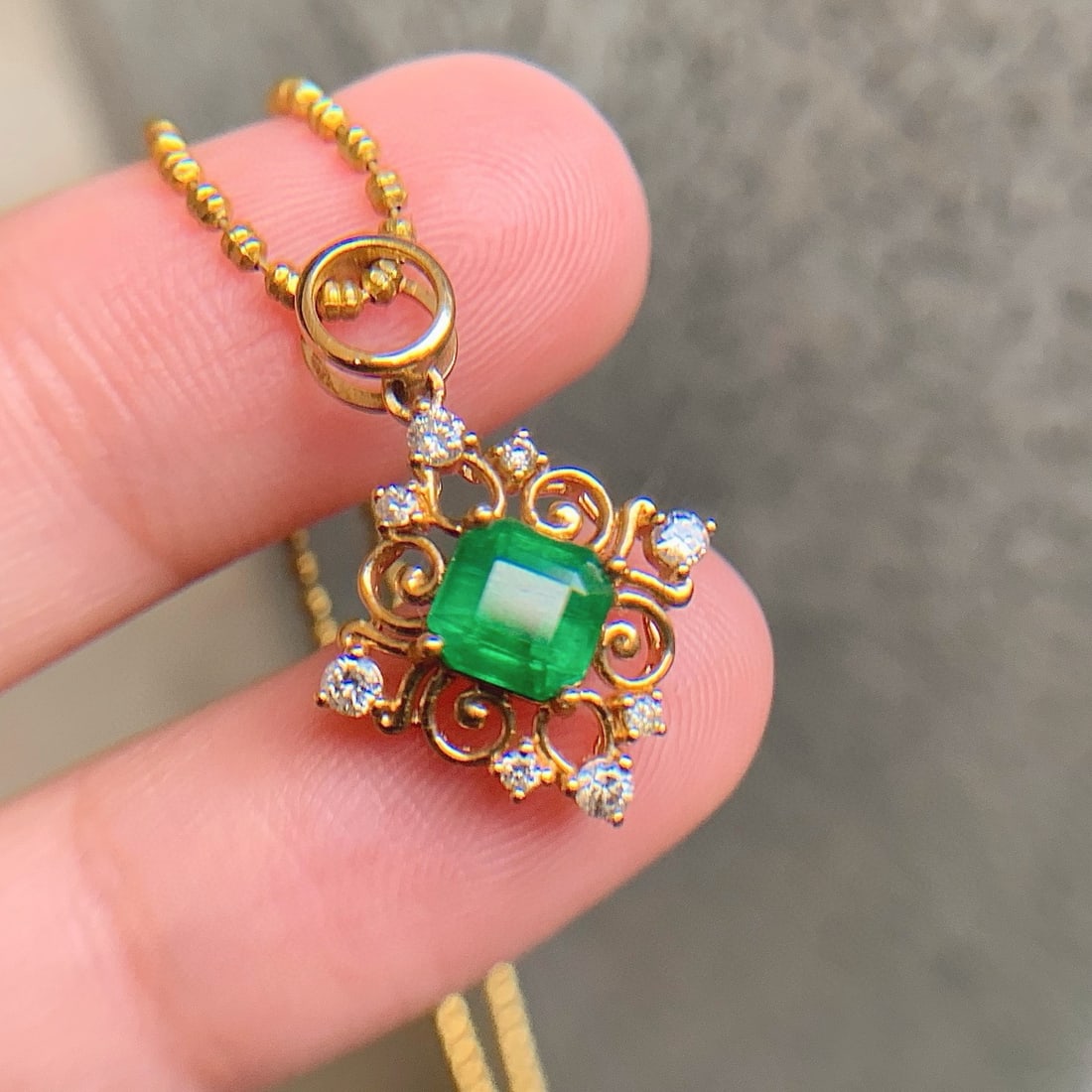 14k Gold 0.79 Ct Vivid Green Natural Emerald & Diamond Pendant( Without Chain ) - 4