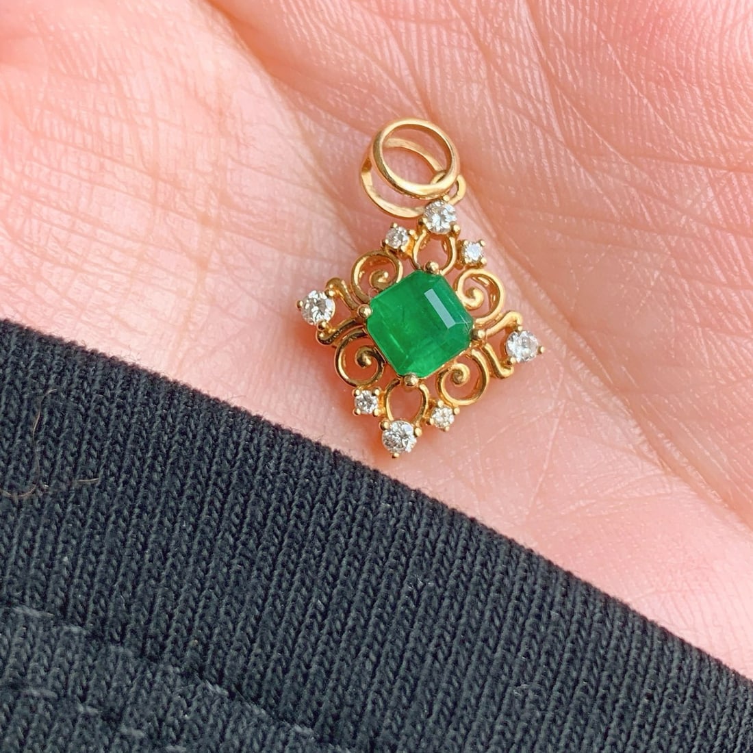 14k Gold 0.79 Ct Vivid Green Natural Emerald & Diamond Pendant( Without Chain ) - 7