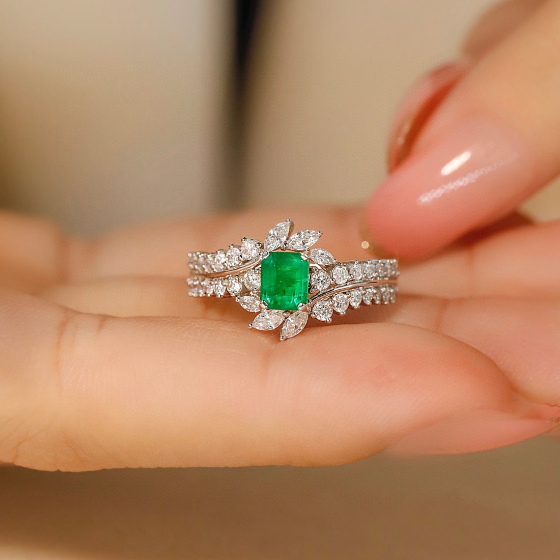 14k Gold 1.23 Ctw Vivid Green Natural Emerald & Diamond Ring: Ref:230994216 // gold content:14k gold // ring size:7. 25us // // main gemstone:emerald // shape:octagonal // carat weight:0. 6ct // color:vivid green // treatment:natural // // adjacent gemstone 2 :
