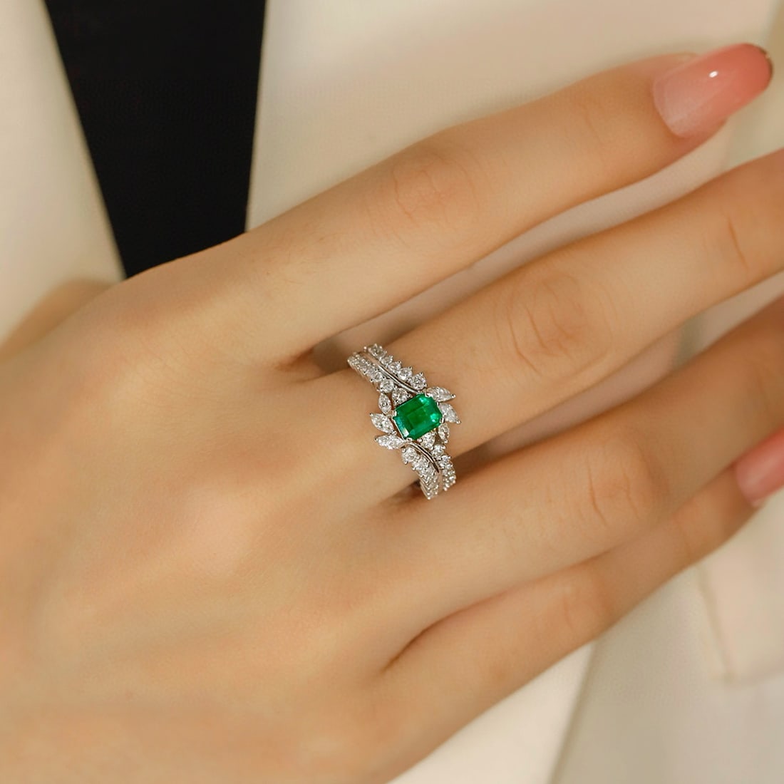 14k Gold 1.23 Ctw Vivid Green Natural Emerald & Diamond Ring - 2