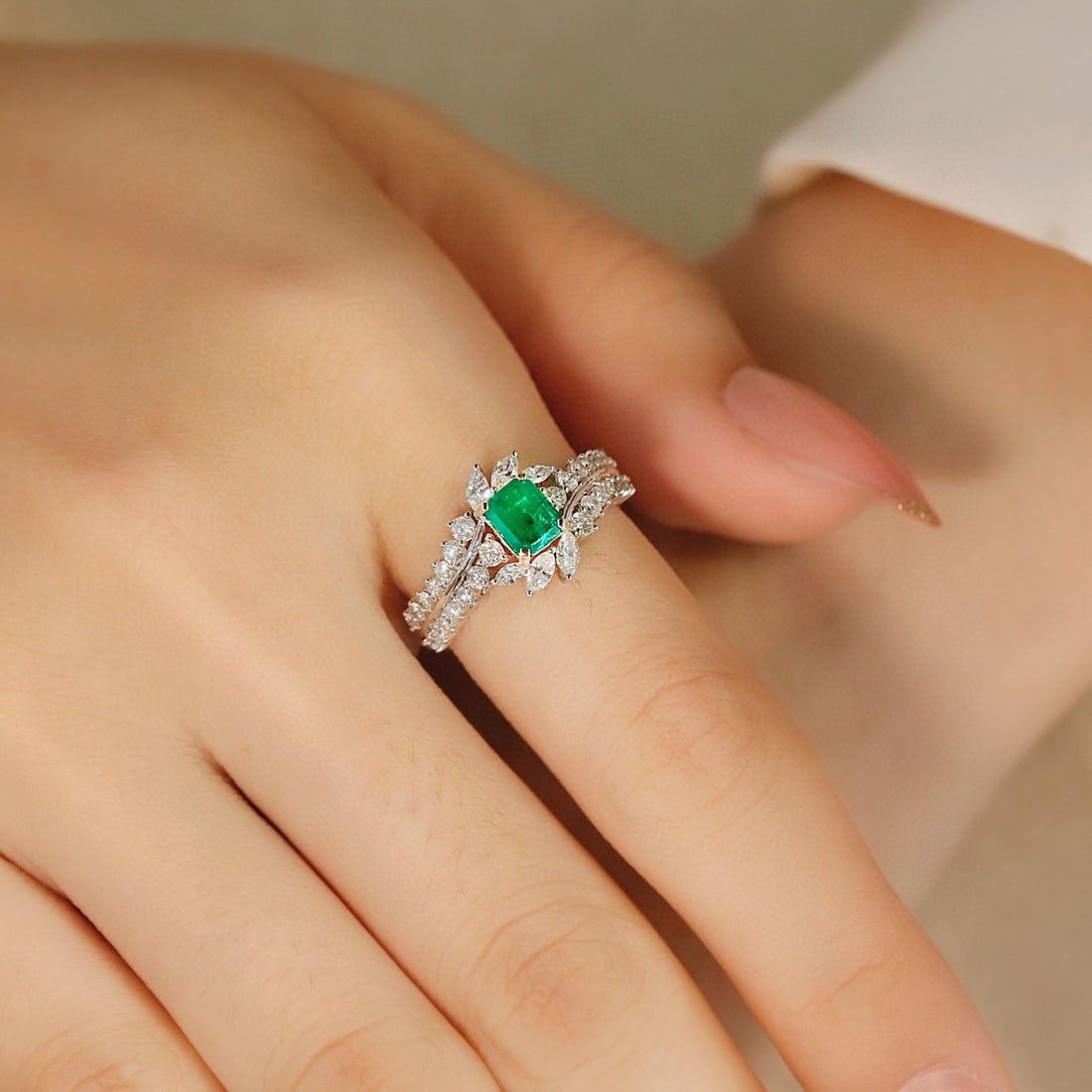 14k Gold 1.23 Ctw Vivid Green Natural Emerald & Diamond Ring - 4