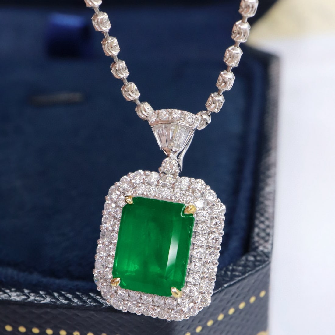 14k Gold 2.53 Ctw Vivid Green Natural Emerald & Diamond Pendant( Without Chain ) - 2