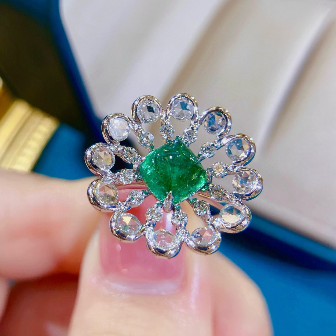 14k Gold 2.52 Ctw Vivid Green Natural Emerald & Diamond Ring - 2