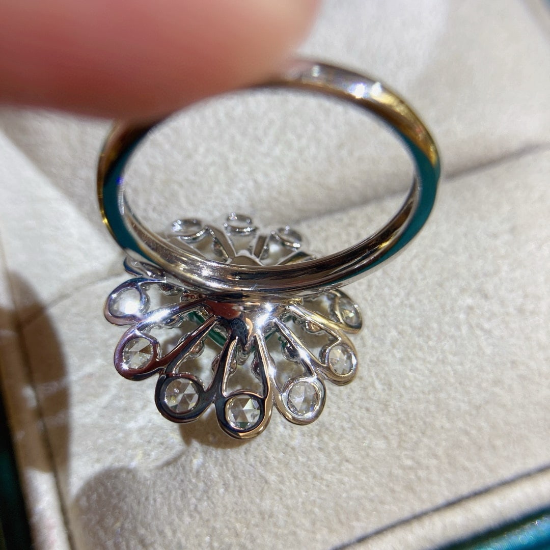 14k Gold 2.52 Ctw Vivid Green Natural Emerald & Diamond Ring - 5