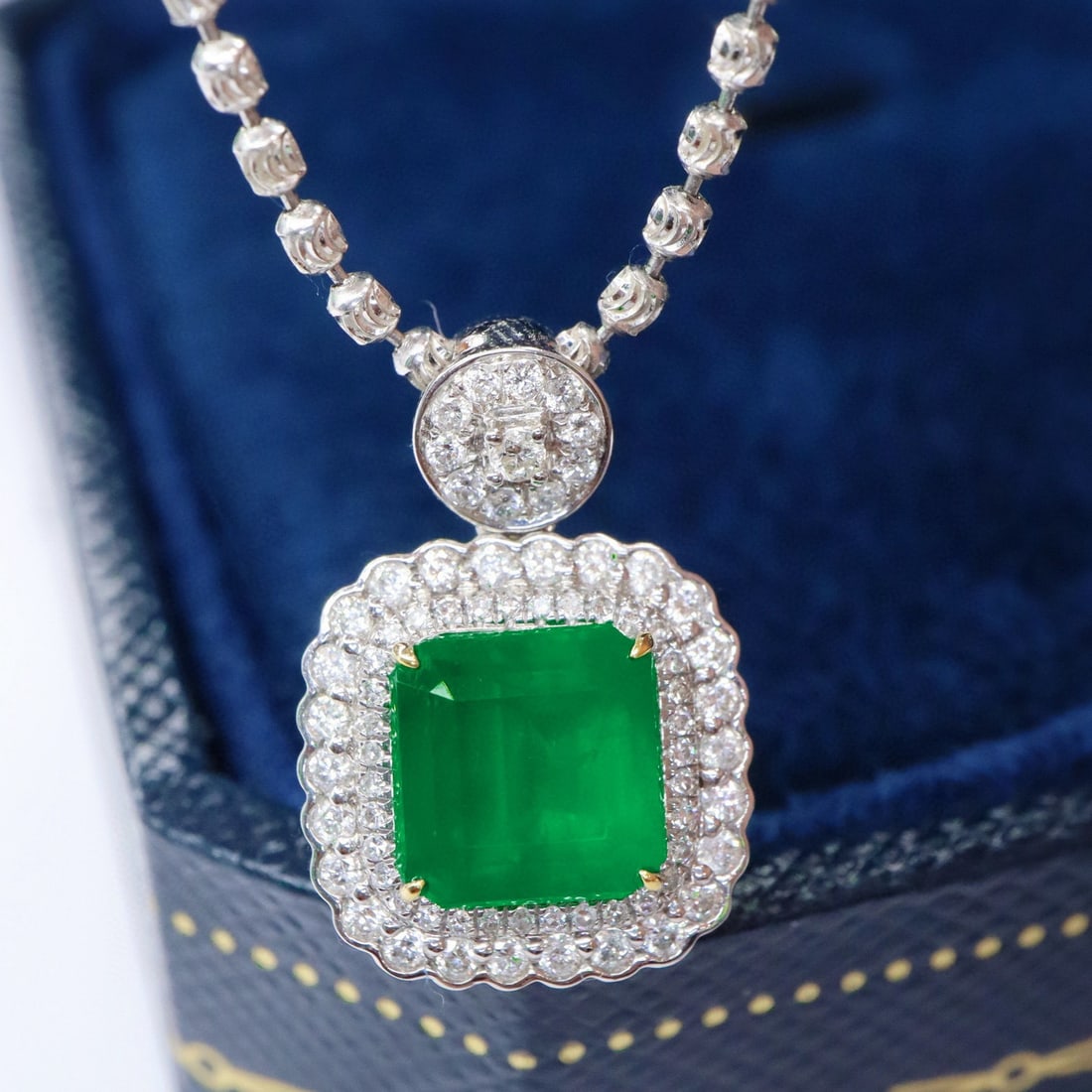 14k Gold 2.42 Ctw Vivid Green Natural Emerald & Diamond Pendant( Without Chain ) - 3