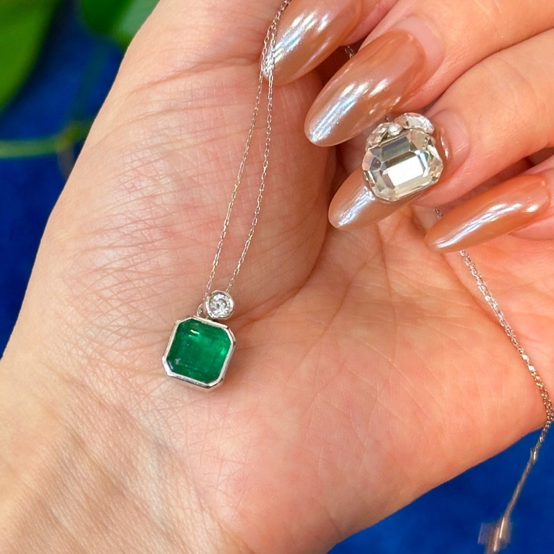 14k Gold 3.28 Ctw Vivid Green Natural Emerald & Diamond Pendant( Without Chain ) - 3