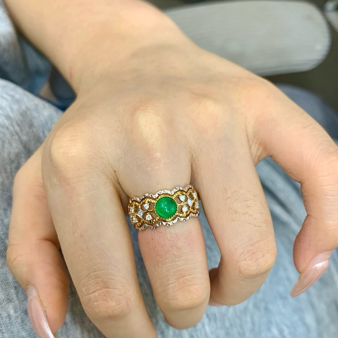 14k Gold 1.10 Ctw Vivid Green Natural Emerald & Diamond Ring - 4
