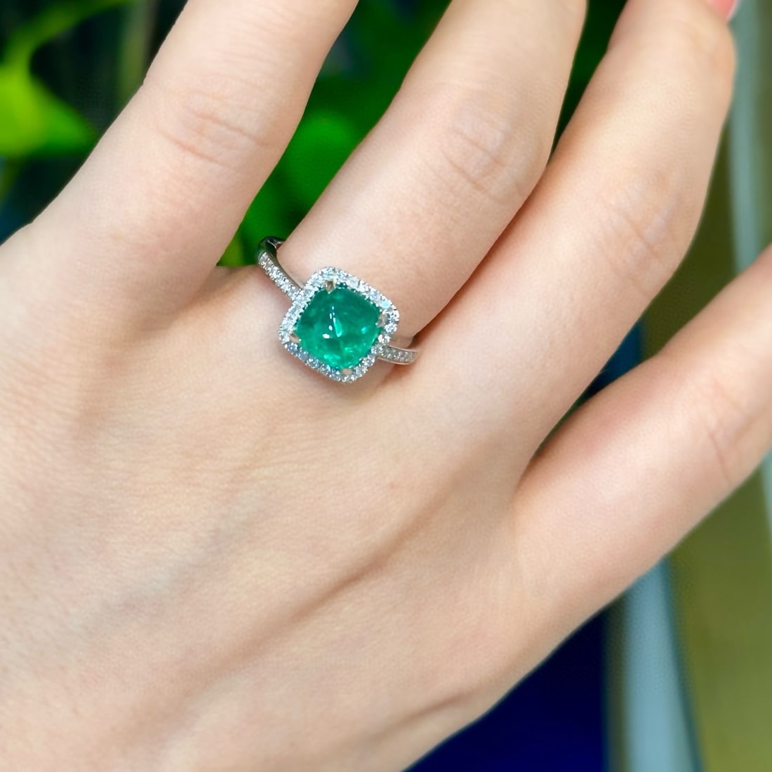 14k Gold 1.98 Ctw Vivid Green Natural Emerald & Diamond Ring - 2