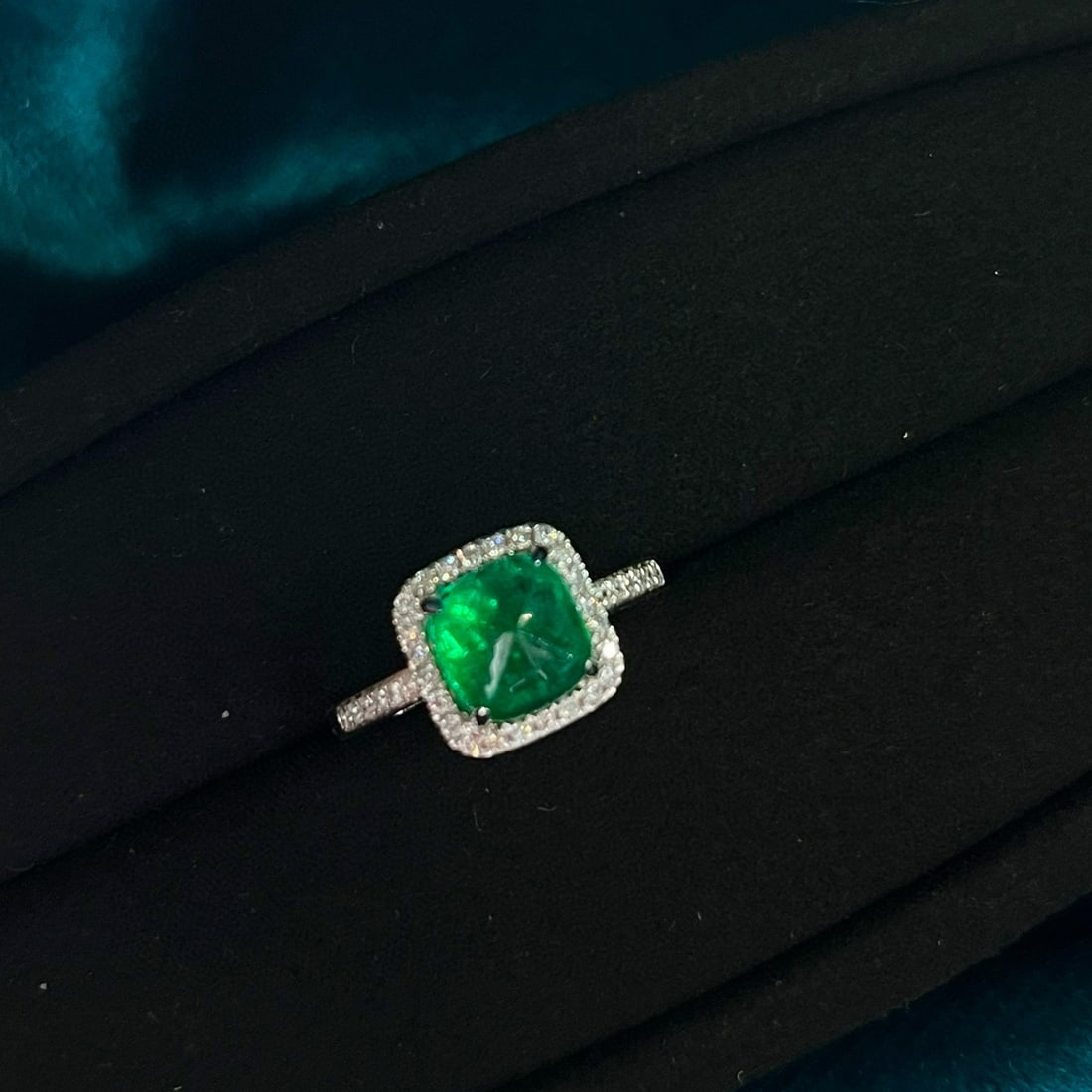 14k Gold 1.98 Ctw Vivid Green Natural Emerald & Diamond Ring - 3