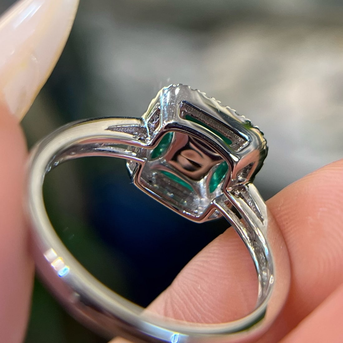 14k Gold 1.98 Ctw Vivid Green Natural Emerald & Diamond Ring - 4