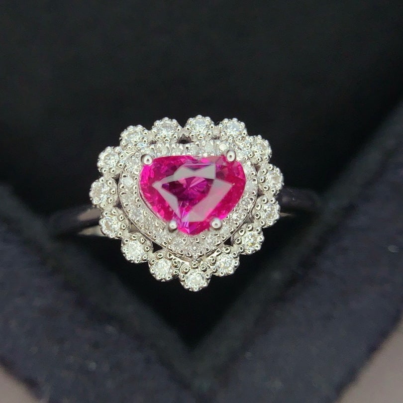 14k Gold 1.0 Ct Natural Padparadscha Sapphire & Diamond Ring: Ref:230994263 // gold content:14k gold // ring size:7. 25us // // main gemstone:padparadscha sapphire // shape:heart // carat weight:1. 0ct // color:orangish pink // treatment:natural // // adjacent g