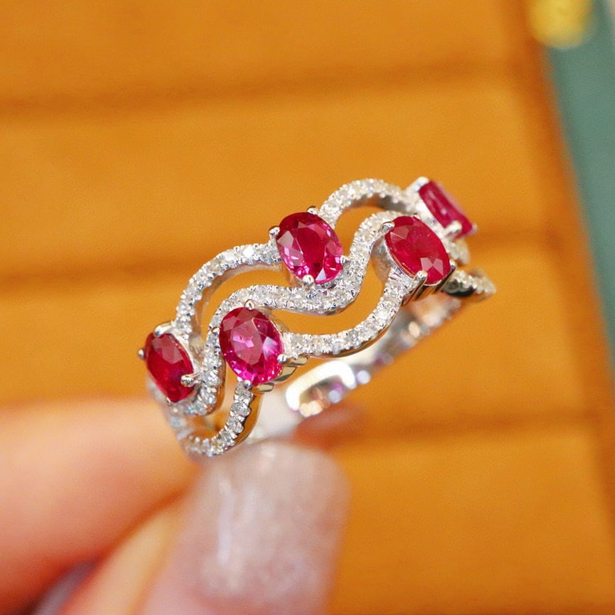 14k Gold 1.36 Ctw Natural Ruby & Diamond Ring: Ref:230994268 // gold content:14k gold // ring size:7. 25us // // main gemstone:ruby // shape:oval // carat weight:1. 06ct // color:red // treatment:natural // // adjacent gemstone 2 : diamond //