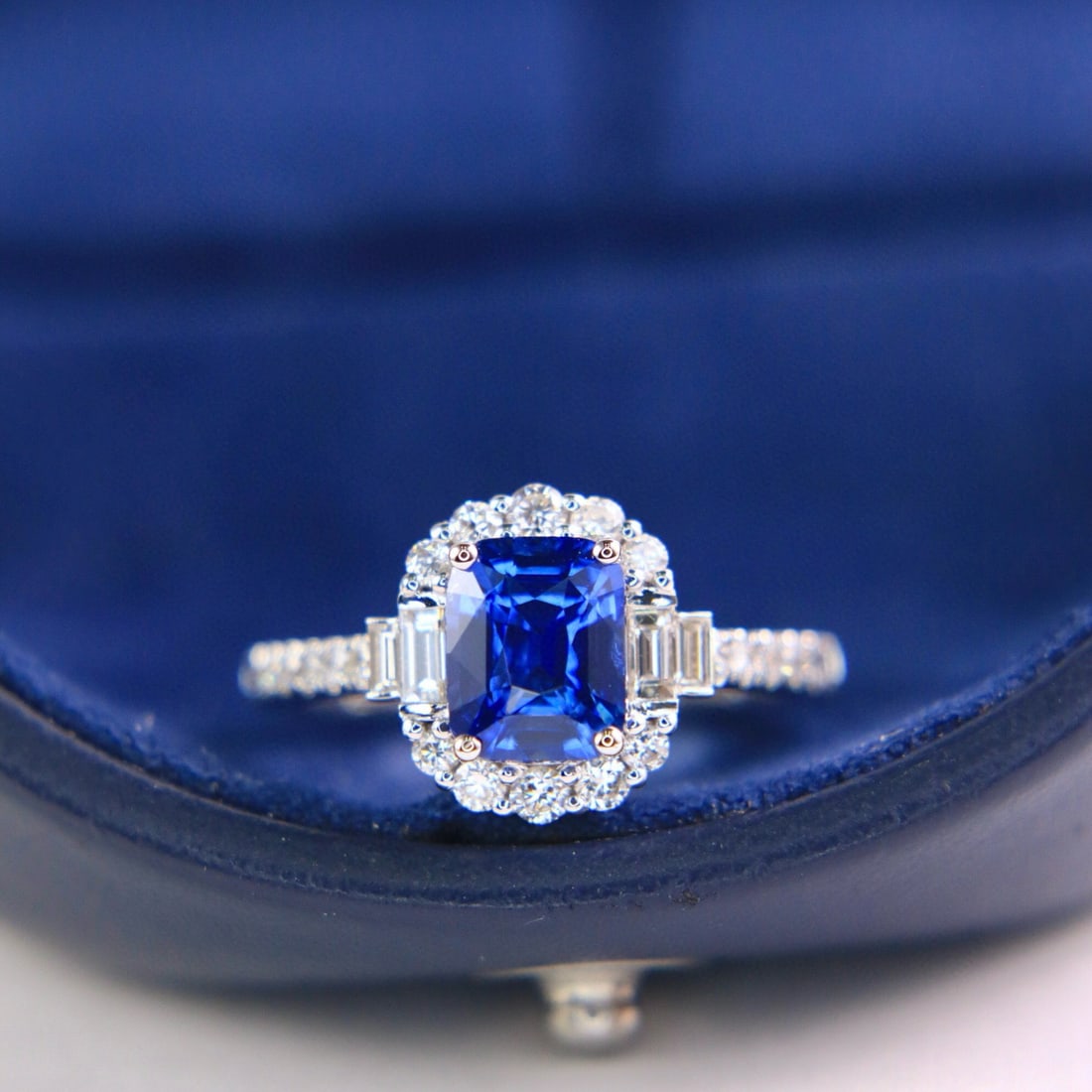 14k Gold 3.17 Ctw Natural Sapphire & Diamond Ring: Ref:230994270 // gold content:14k gold // ring size:7. 25us // // main gemstone:sapphire // shape:cushion // carat weight:2. 56ct // color:cornflower blue // treatment:natural // // adjacent gemstone 