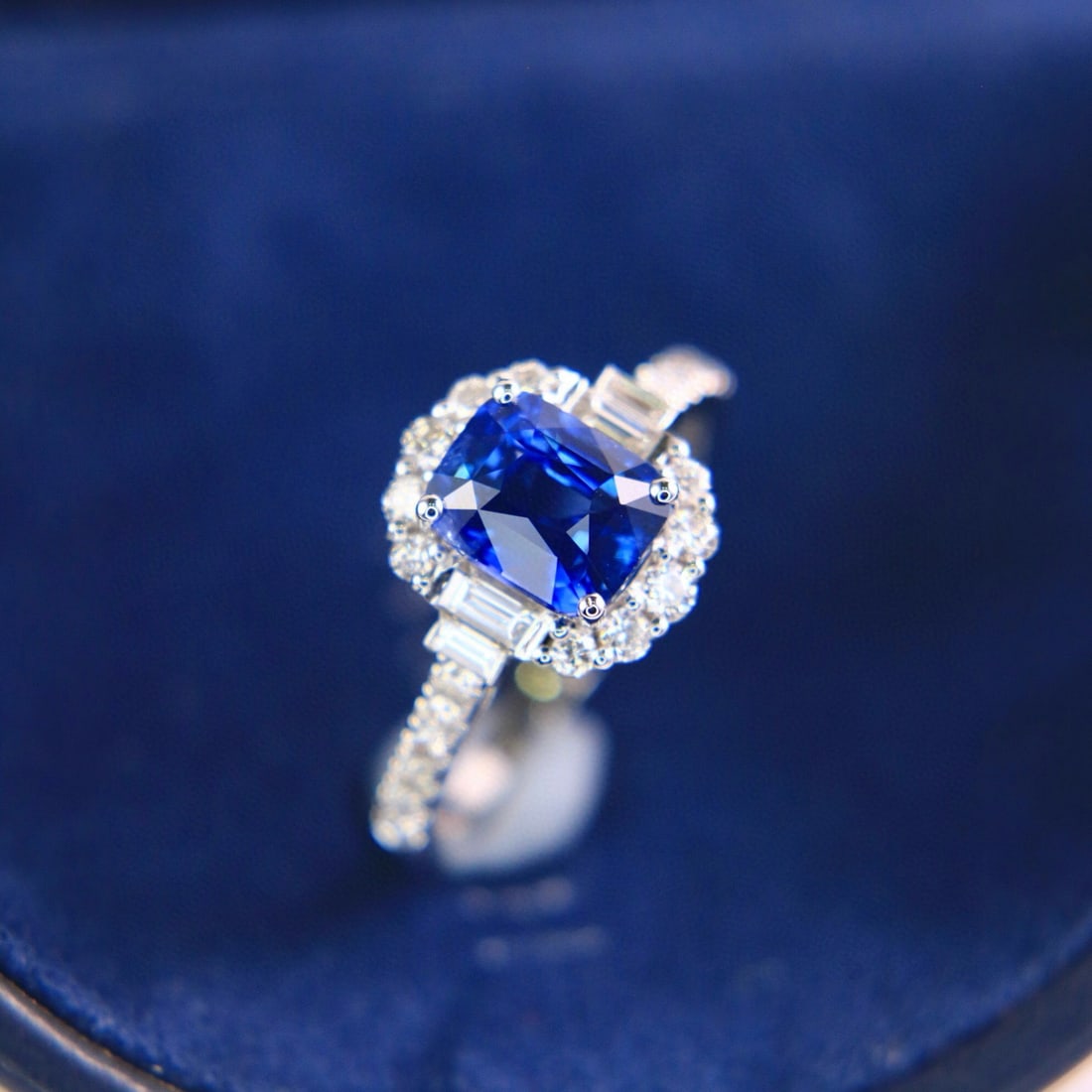 14k Gold 3.17 Ctw Natural Sapphire & Diamond Ring - 4