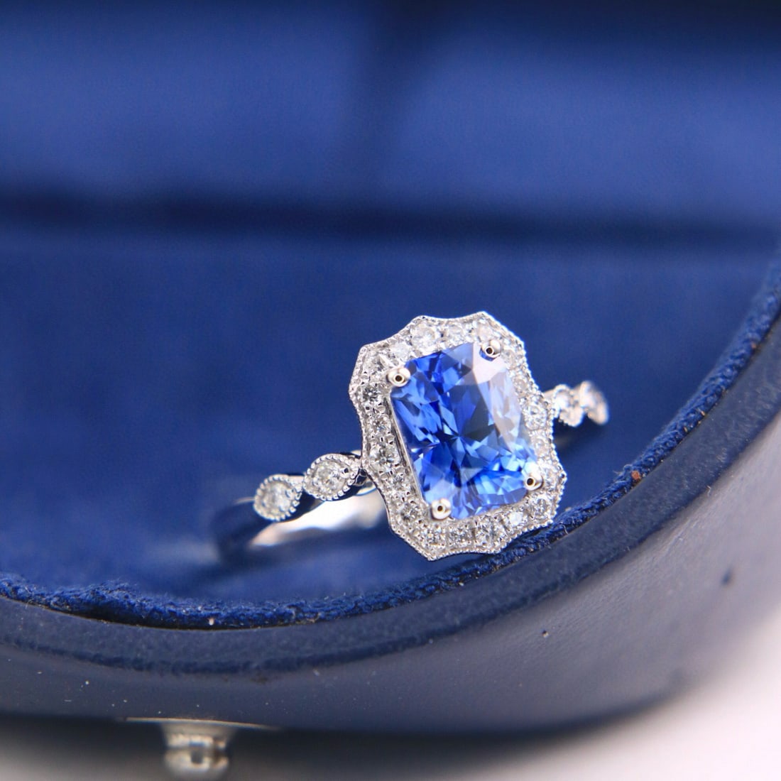 14k Gold 2.27 Ctw Natural Sapphire & Diamond Ring - 2