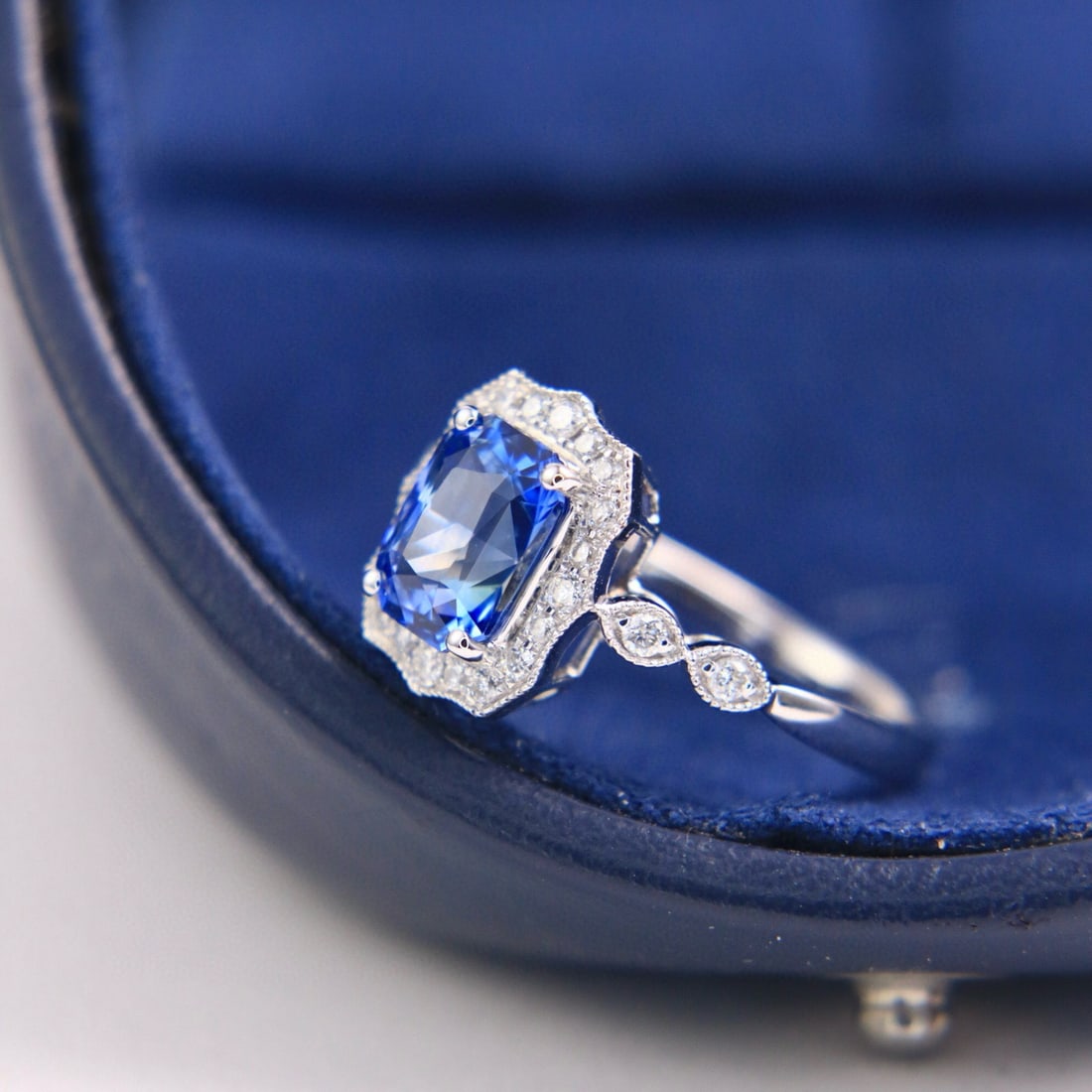 14k Gold 2.27 Ctw Natural Sapphire & Diamond Ring - 3