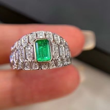 14k Gold 0.99 Ctw Vivid Green Natural Emerald & Diamond Ring - 3